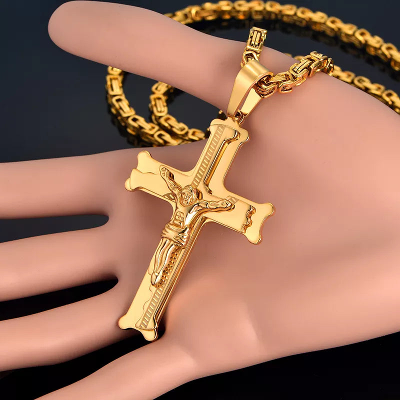 Crucifixo Dourado em Aço Inoxidável com Jesus - Colar Imponente e Corrente Longa para Homens Devotos shopjponline.com