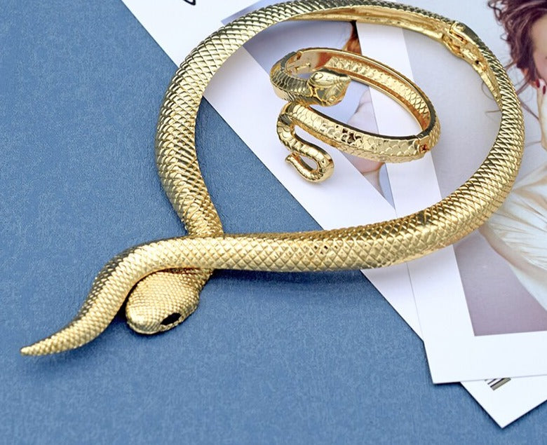 Serpentine Glamour: Luxurious Gold Snake Necklace and Bracelet Set – Unleash Your Inner Diva shopjponline.com